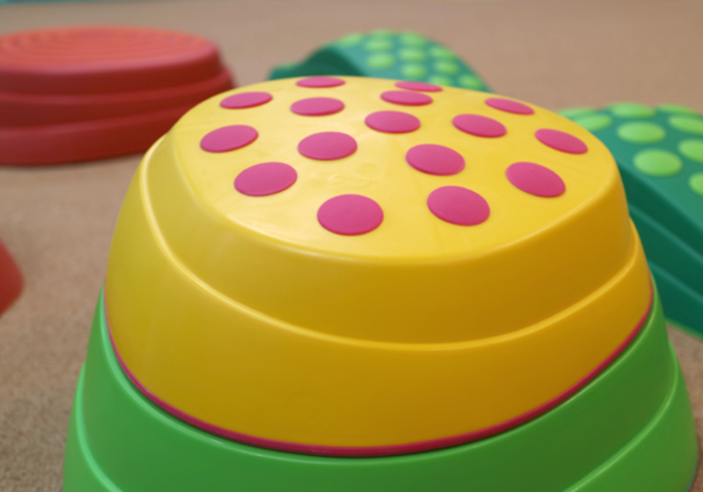 【美品】WePlay レインボーリバーストーン ストーンバランス Weplay レインボーリバーストーン バランスストーン 6個組 知育